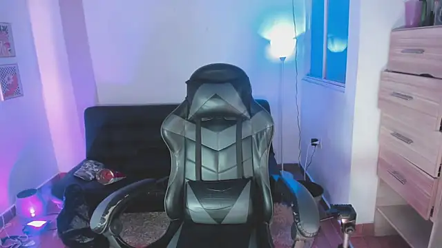 Nikkita Dragon online show from November 2025 02:11:01 AM