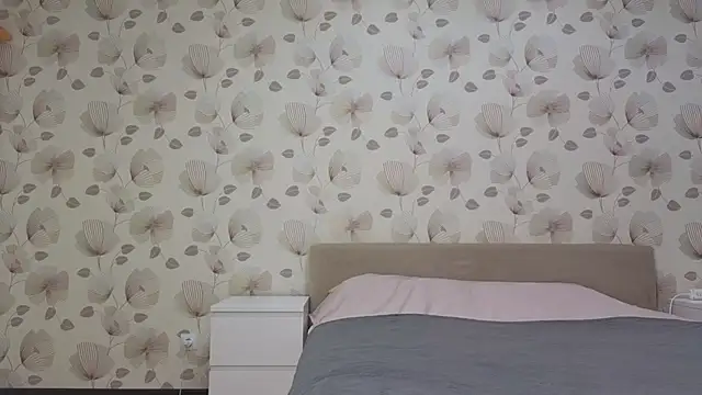 Annabel theMoon online show from December 2025 04:10:01 AM