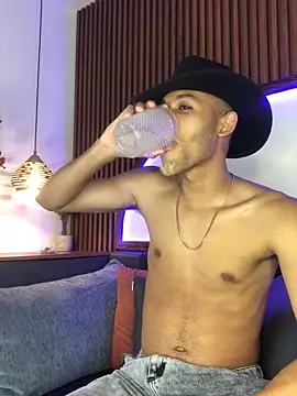 B Wild online show from November 2025 04:00:01 AM