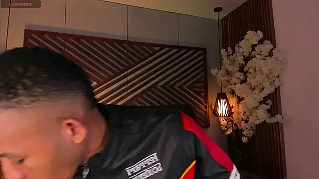 B Wild online show from November 2025 03:29:01 AM