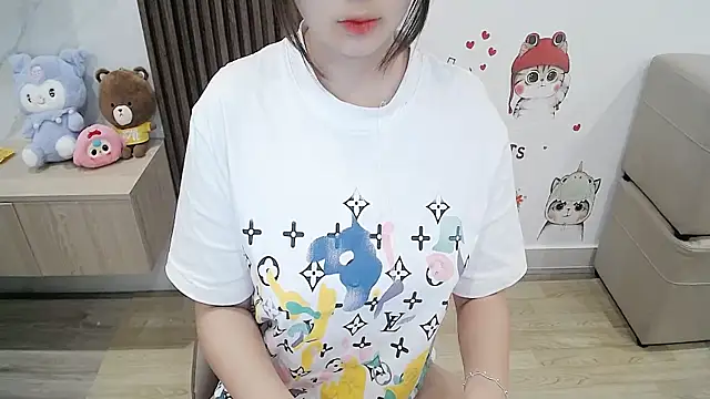 Eirlys18 online show from October 2025 01:37:01 AM