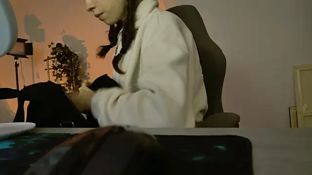 Yoka paradoXXX online show from October 2025 05:08:01 AM