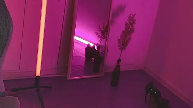 Yoka paradoXXX online show from December 2025 05:05:01 AM