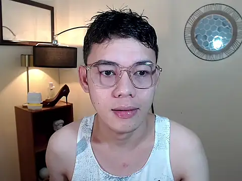 keirflorianxx online show from October 2025 02:32:01 AM