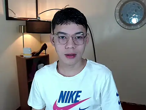 keirflorianxx online show from October 2025 02:58:02 PM