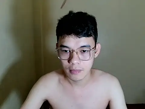 keirflorianxx online show from October 2025 07:56:01 PM