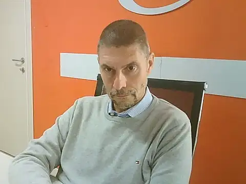 Snapshot of max79ve31 chatting on October 2025 11:19:01 AM max79ve31 online show from October 2025 11:19:01 AM