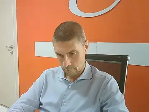 Snapshot of max79ve31 chatting on October 2025 11:54:01 AM max79ve31 online show from October 2025 11:54:01 AM