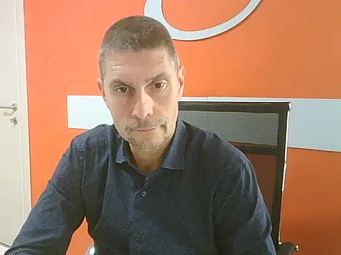 Snapshot of max79ve31 chatting on October 2025 11:44:01 AM max79ve31 online show from October 2025 11:44:01 AM