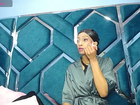 Snapshot of Lea_Sweetly chatting on October 2025 01:13:01 PM Lea Sweetly online show from October 2025 01:13:01 PM