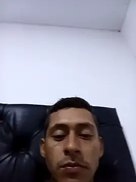 Snapshot of Boy_hot- chatting on September 2025 04:01:01 AM Boy hot- online show from September 2025 04:01:01 AM