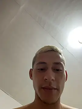 Snapshot of Boy_hot- chatting on April 2026 07:28:02 AM Boy hot- online show from April 2026 07:28:02 AM