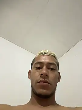 Snapshot of Boy_hot- chatting on April 2026 10:09:02 AM Boy hot- online show from April 2026 10:09:02 AM