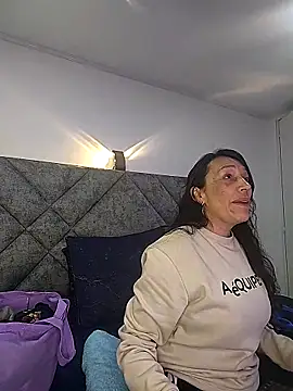 Shantey Laurent online show from November 2025 12:30:01 PM