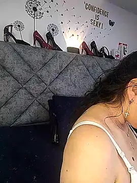 Shantey Laurent online show from January 2026 02:33:01 PM