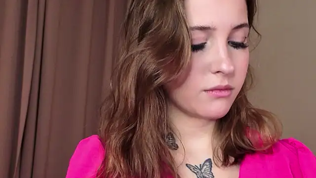 LoveSeekins online show from March 2026 07:09:01 PM