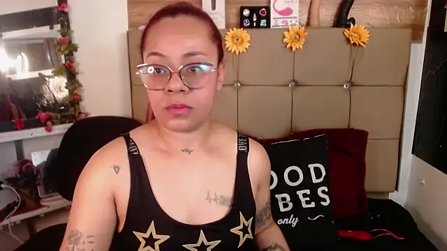 MIA  SPENCER online show from November 2025 05:04:02 PM