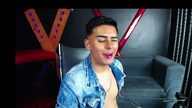 Snapshot of Matthewlodge chatting on October 2025 04:19:01 PM Matthewlodge online show from October 2025 04:19:01 PM