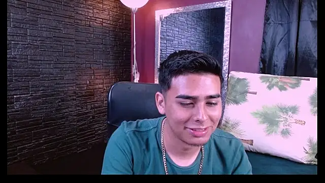 Snapshot of Matthewlodge chatting on November 2025 01:44:02 PM Matthewlodge online show from November 2025 01:44:02 PM