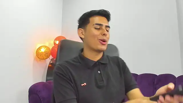 Snapshot of Matthewlodge chatting on November 2025 01:32:01 PM Matthewlodge online show from November 2025 01:32:01 PM