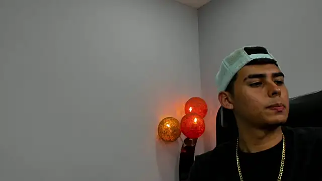 Snapshot of Matthewlodge chatting on November 2025 01:48:01 AM Matthewlodge online show from November 2025 01:48:01 AM