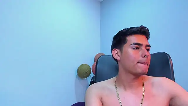 Snapshot of Matthewlodge chatting on November 2025 04:24:01 PM Matthewlodge online show from November 2025 04:24:01 PM