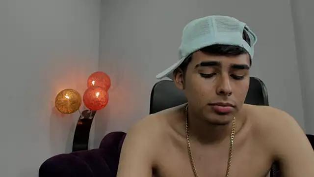 Snapshot of Matthewlodge chatting on November 2025 03:34:01 PM Matthewlodge online show from November 2025 03:34:01 PM