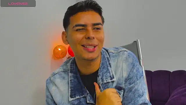 Snapshot of Matthewlodge chatting on November 2025 01:25:02 PM Matthewlodge online show from November 2025 01:25:02 PM