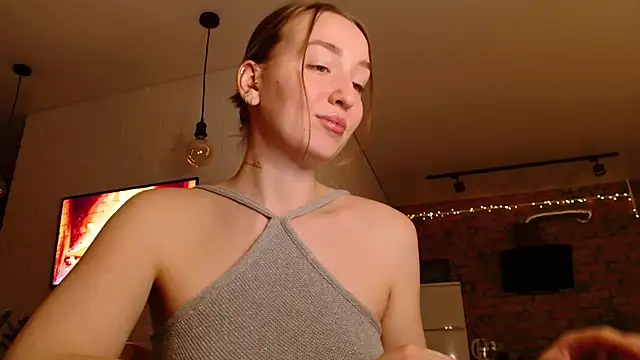 WhitePrincessLuna online show from December 2025 02:59:02 PM