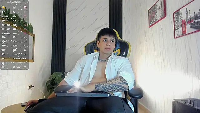 xKevyn online show from October 2025 12:33:01 PM