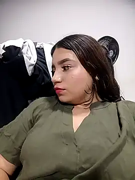 Snapshot of Shell_Latina chatting on April 2026 04:37:02 AM Shell Latina online show from April 2026 04:37:02 AM