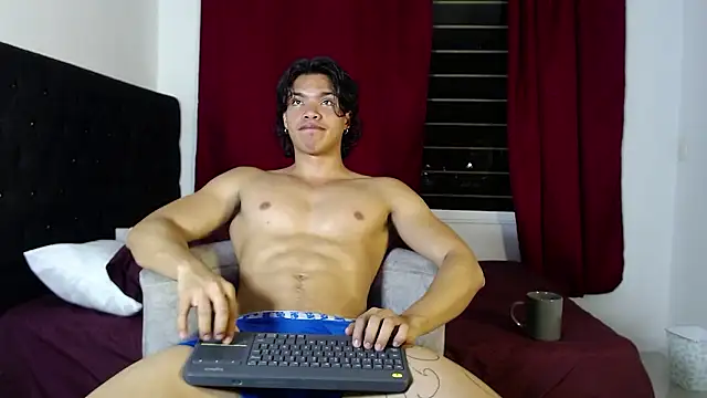 adriel escalante online show from January 2026 03:20:02 AM