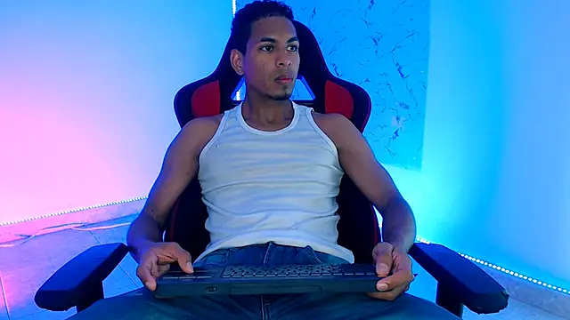 lorian vikel online show from October 2025 09:41:01 PM