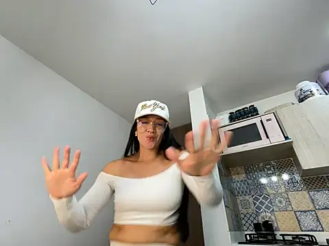 gaby wild fire online show from October 2025 05:33:01 PM