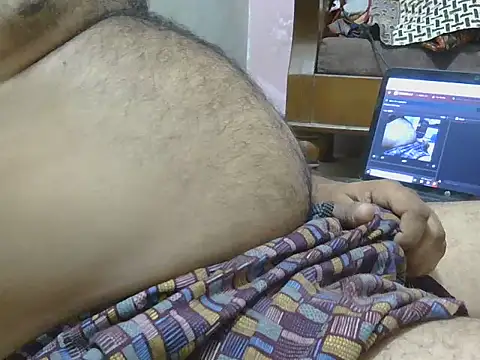 Snapshot of Famit025 chatting on July 2026 07:13:02 PM Famit025 online show from July 2026 07:13:02 PM