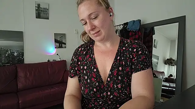 MazySunny online show from July 2026 06:58:02 AM