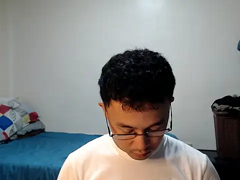 Snapshot of itsyour_Asianboy15 chatting on February 2026 01:10:01 PM itsyour Asianboy15 online show from February 2026 01:10:01 PM