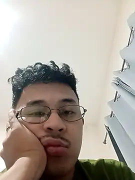 Snapshot of itsyour_Asianboy15 chatting on April 2026 12:23:01 PM itsyour Asianboy15 online show from April 2026 12:23:01 PM