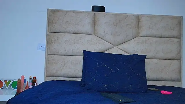 Snapshot of Angell_cooper chatting on December 2025 12:14:01 PM Angell cooper online show from December 2025 12:14:01 PM