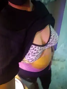 Snapshot of hottie_jenny9 chatting on September 2025 06:04:01 AM hottie jenny9 online show from September 2025 06:04:01 AM