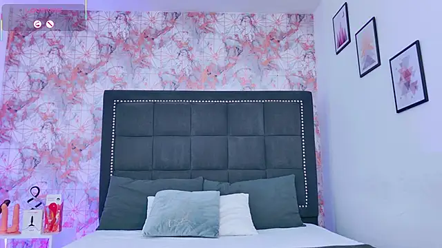 Luna Riddle online show from October 2025 12:13:02 PM