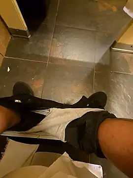 maxelbueno online show from November 2025 08:33:02 PM