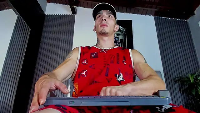 John Apolo1 online show from September 2025 12:17:02 PM