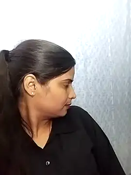 Hot-Pooja25 online show from February 2026 08:52:01 AM