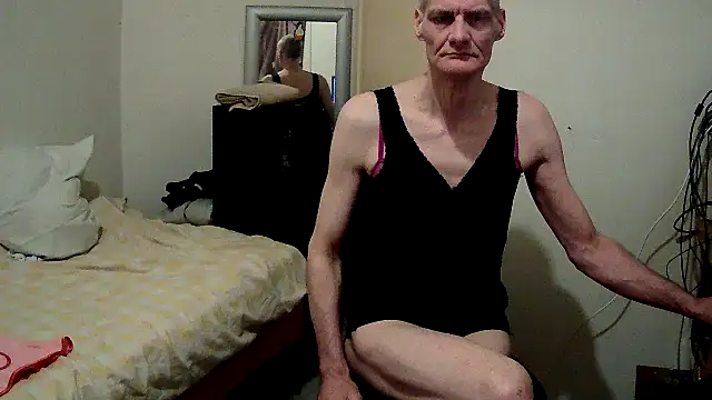 Snapshot of hobybobbi chatting on September 2025 08:45:02 PM hobybobbi online show from September 2025 08:45:02 PM