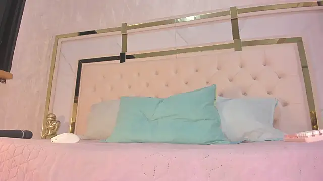 Cameron Hearts online show from December 2025 12:32:01 PM