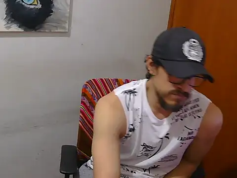 GuivernoStud online show from September 2025 04:23:02 AM