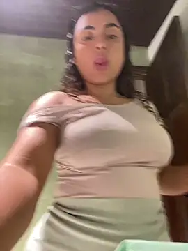 Salomeferreira  online show from October 2025 04:06:02 PM