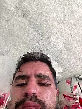 aalvaro98 online show from November 2025 05:28:02 PM