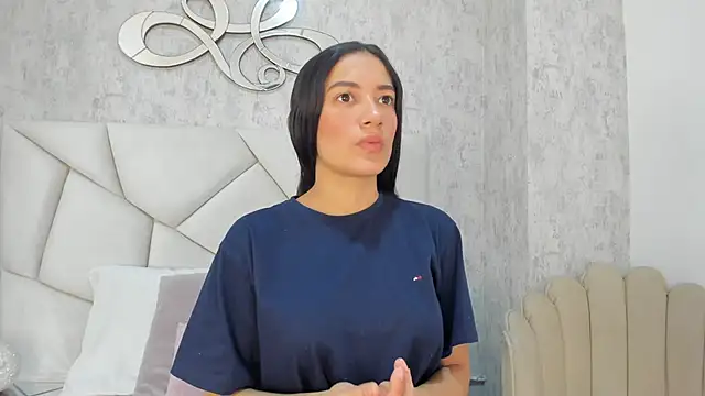 Snapshot of Skylerwhite02 chatting on November 2025 08:07:01 PM Skylerwhite02 online show from November 2025 08:07:01 PM